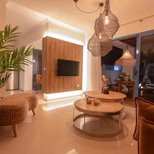 https://villalia-a7.in-canary-islands.com
