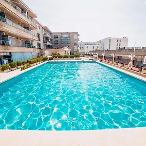 Con Terraza Y Piscina Apartamento