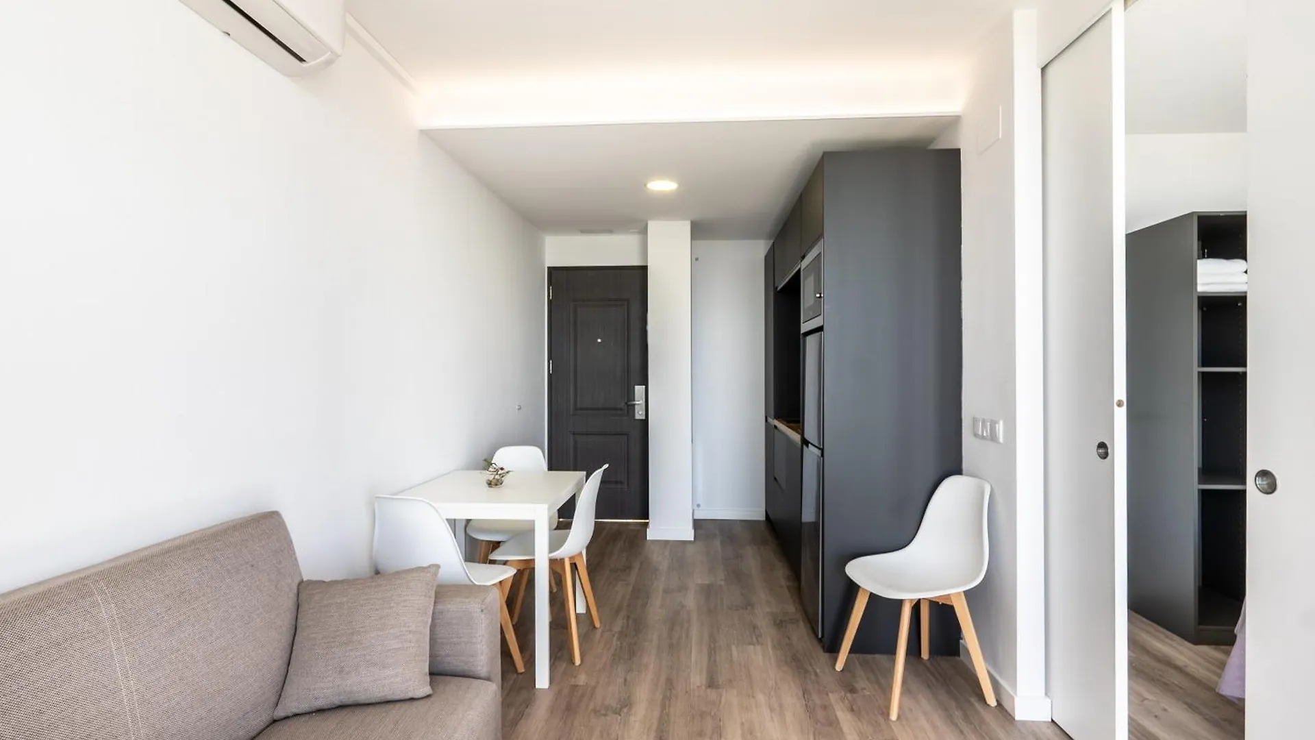Aparthotel Comtat Sant Jordi Platja d'Aro 3*,  Spagna